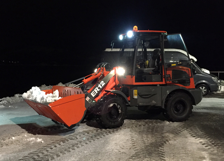 Norway customer used ER12 wheel loader to clear up the heavy snow